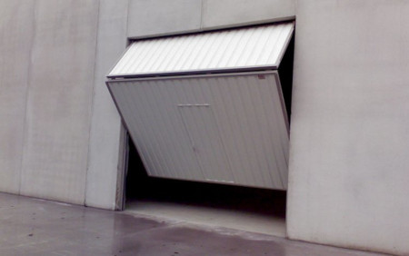 empresa puerta nave industrial